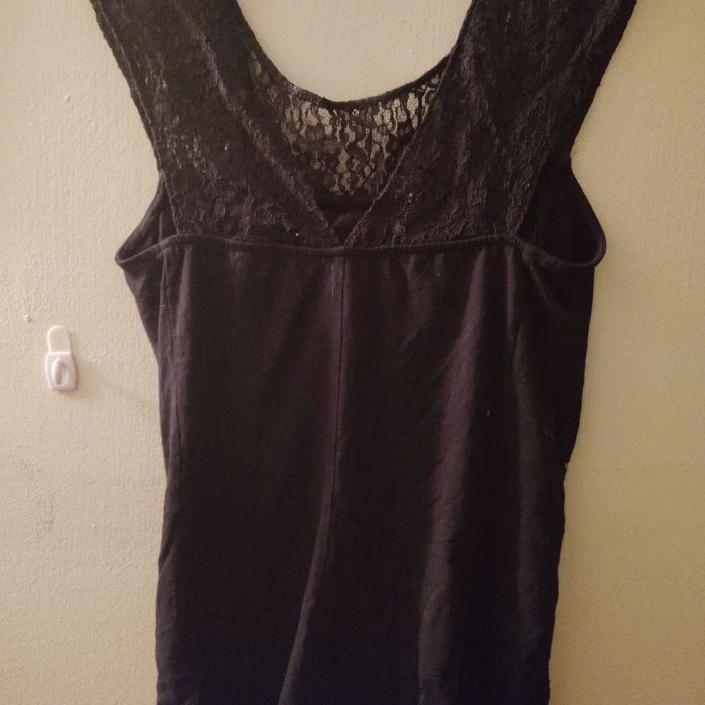 Black lace tank top - Picture 2 of 3